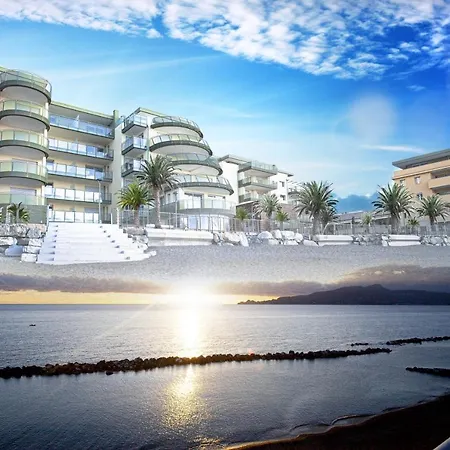 Gli Scogli Luxury Aparthotel *