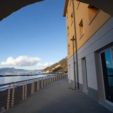 Апарт-отель Gli Scogli Luxury