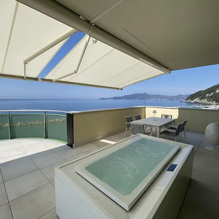 מלון דירות Gli Scogli Luxury 5*